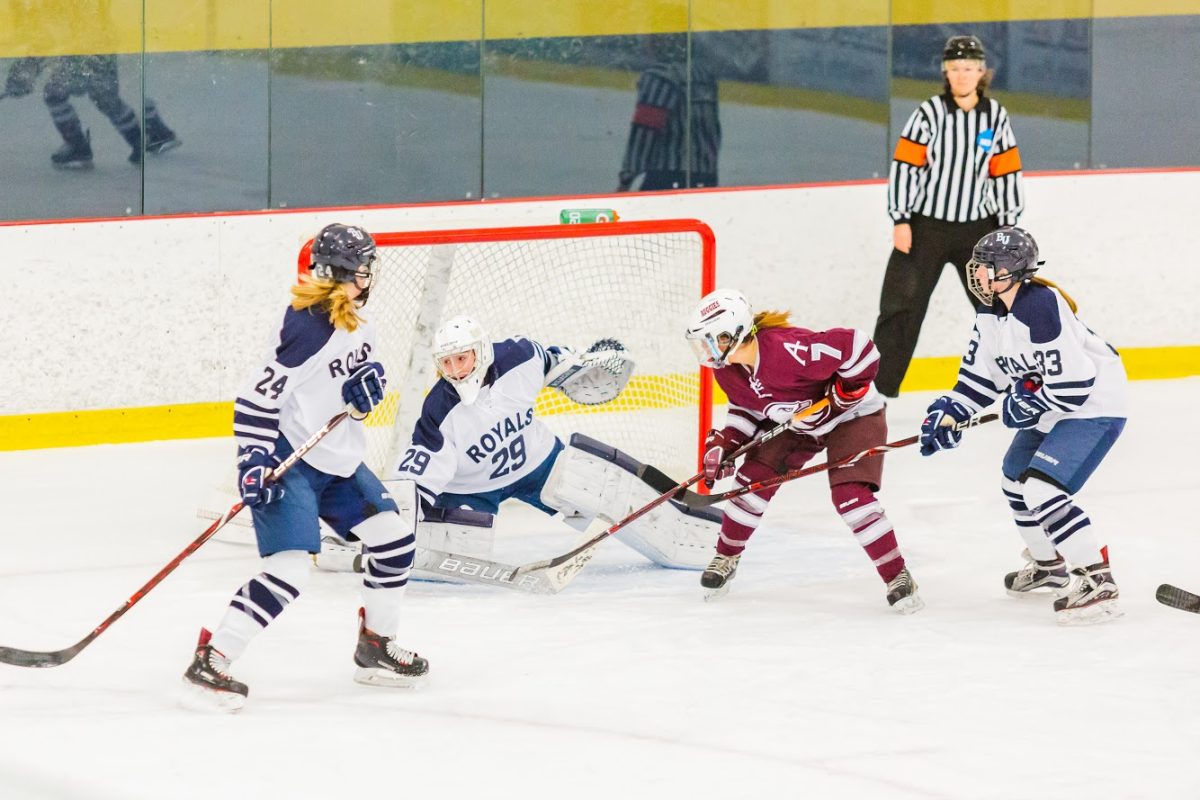 Royals+women%E2%80%99s+puck+opens+MIAC+play+with+humbling+loss+to+Auggies
