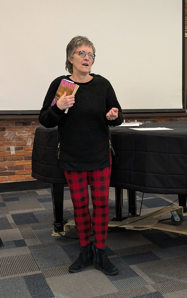 English Professor Marion Larson teaches "The Gift of Asher Lev" by Chaim Potok. 