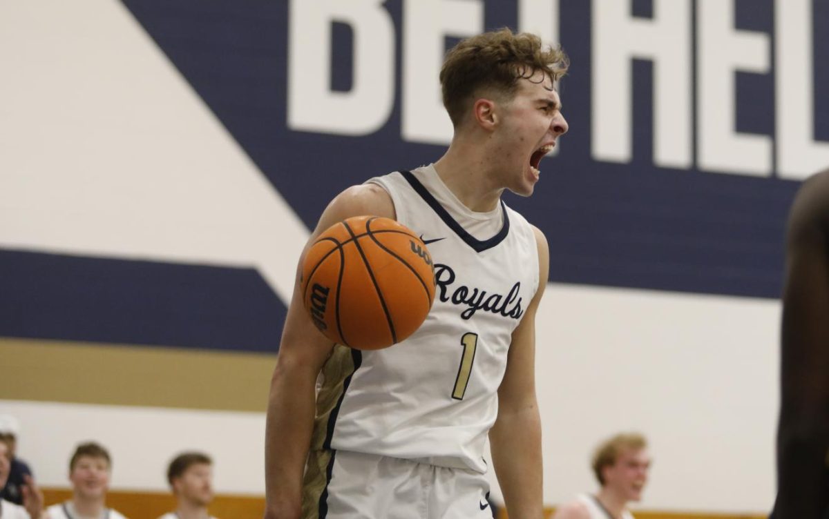 Sam Gingras reacts to his two-handed jam. 