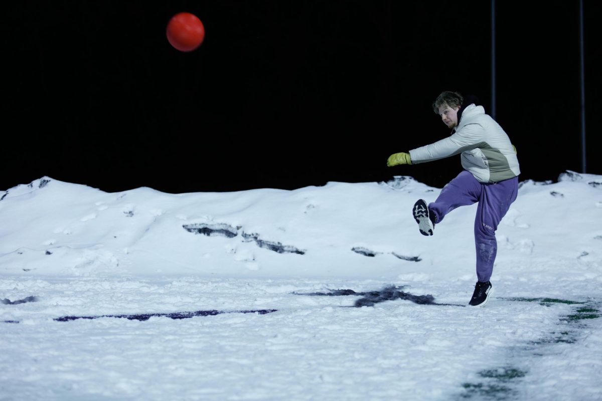 260224_tan_kickball_05
